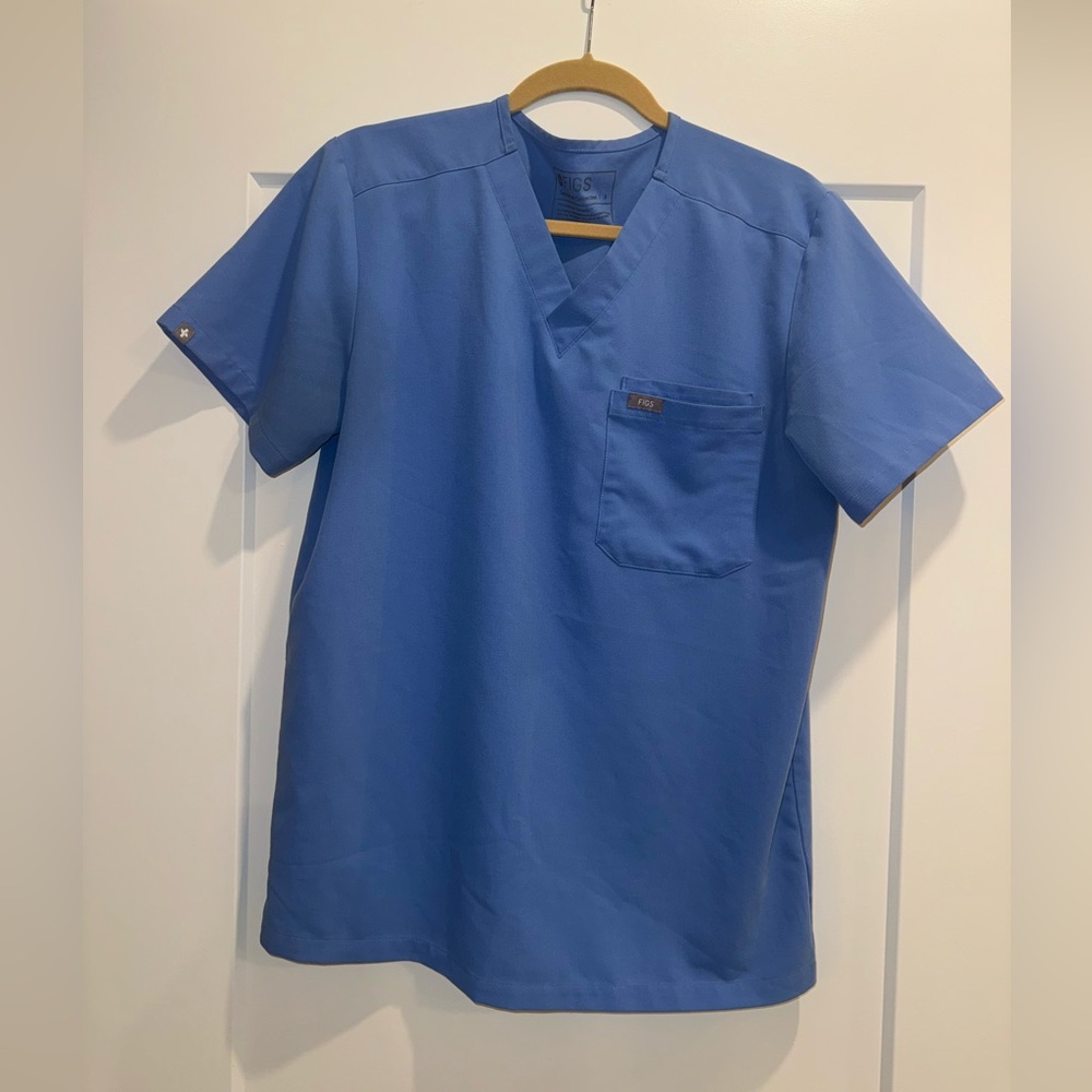 Men's Figs Leon Three-Pocket Scrub Top™